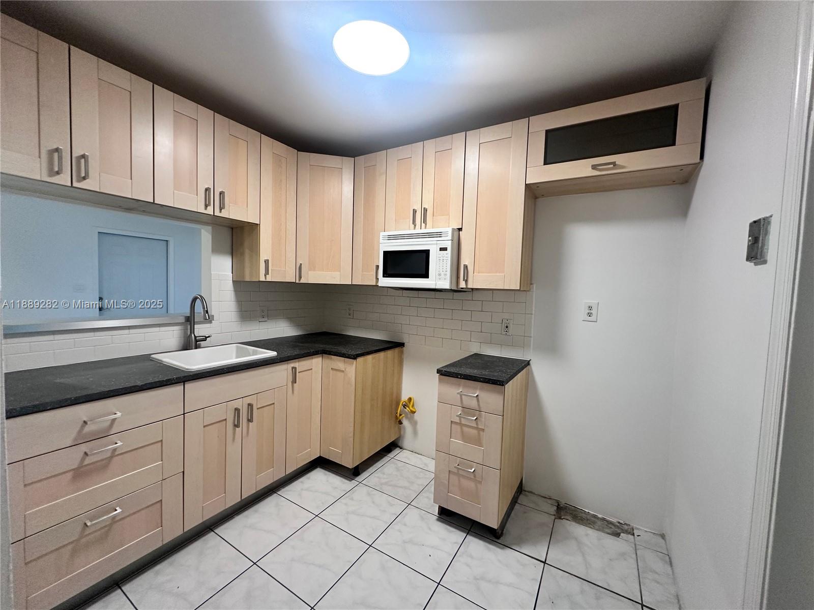 BISCAYNE Park - Residential Income