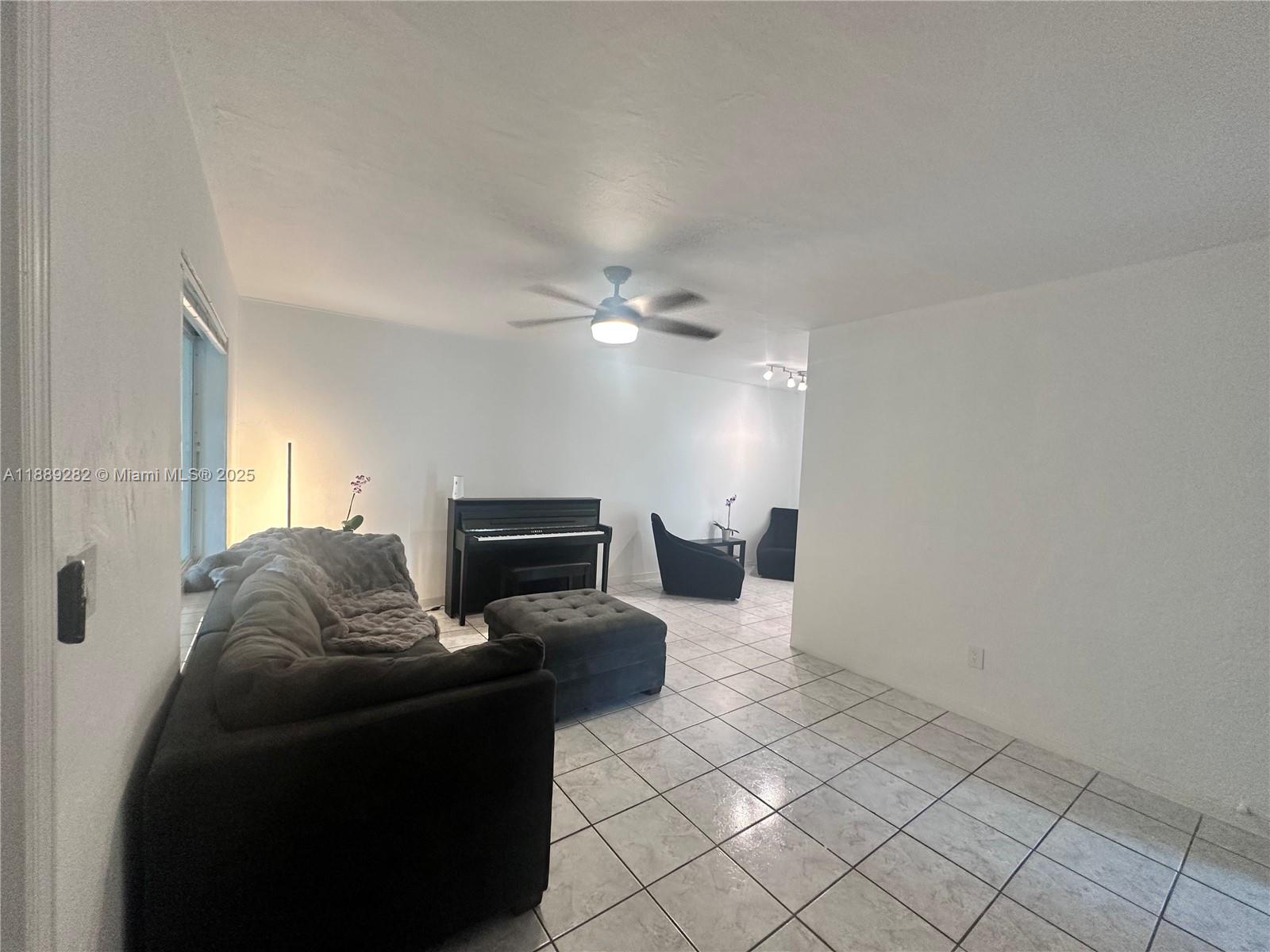 BISCAYNE Park - Residential Income