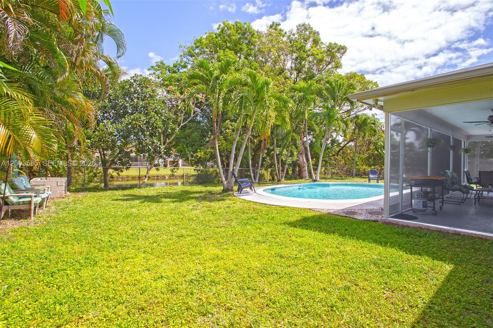 MIRROR LAKE ESTATES SEC T - Residential