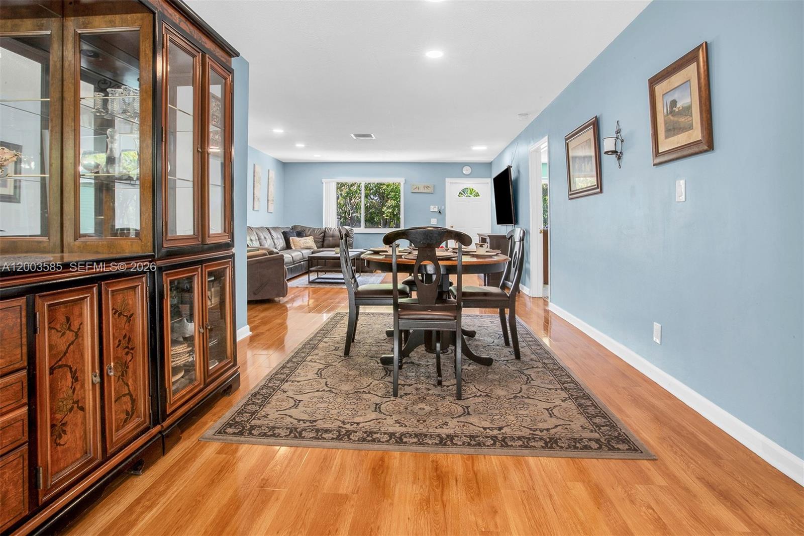 MIRROR LAKE ESTATES SEC T - Residential