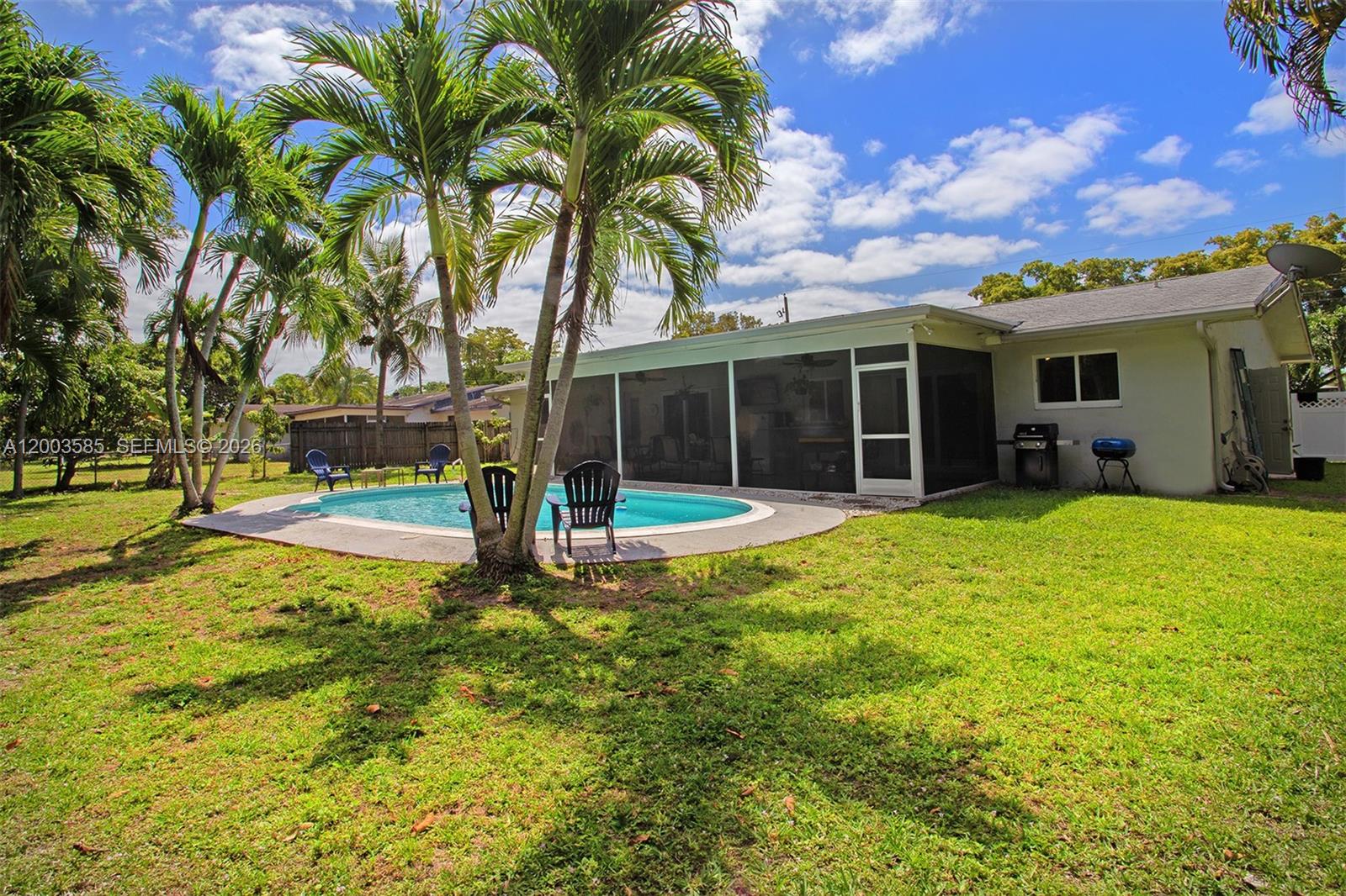 MIRROR LAKE ESTATES SEC T - Residential