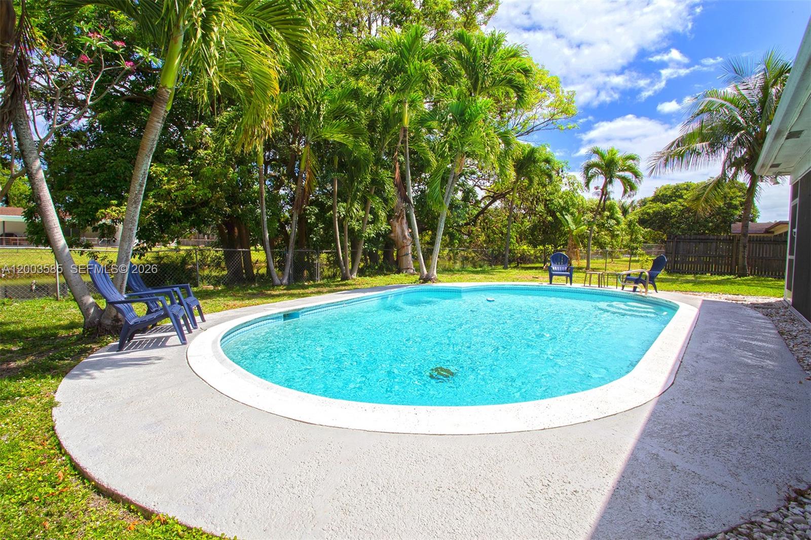 MIRROR LAKE ESTATES SEC T - Residential