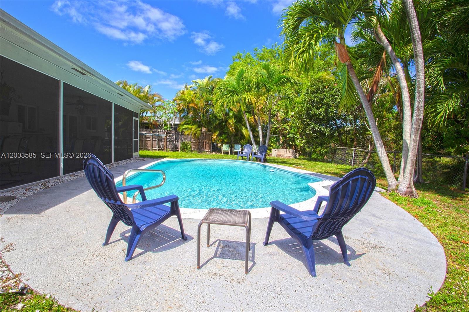 MIRROR LAKE ESTATES SEC T - Residential