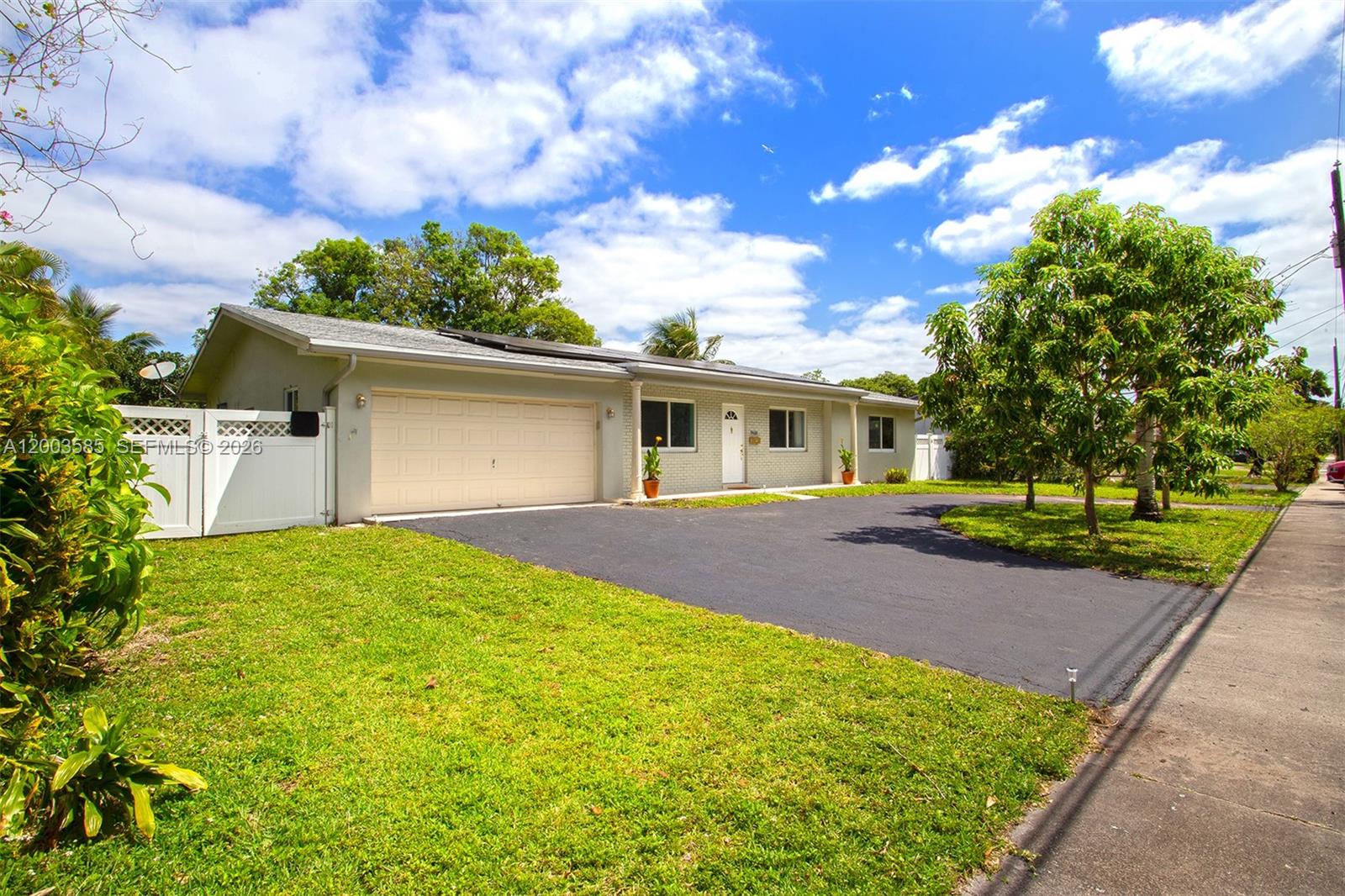 MIRROR LAKE ESTATES SEC T - Residential