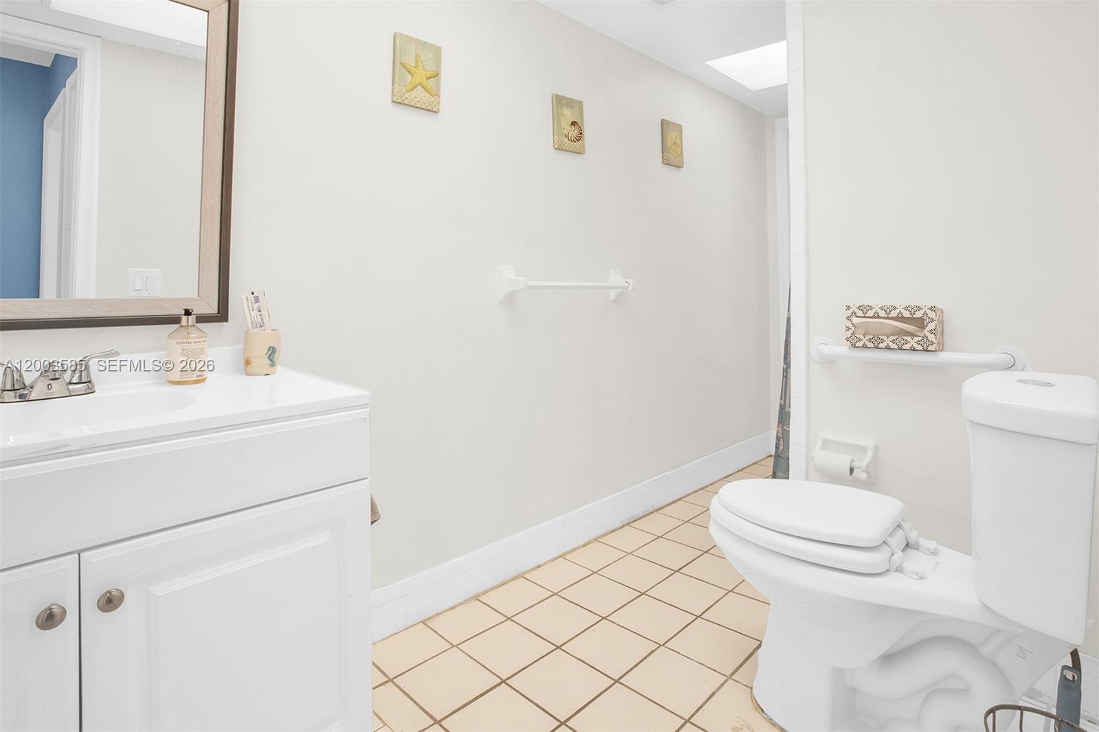 MIRROR LAKE ESTATES SEC T - Residential