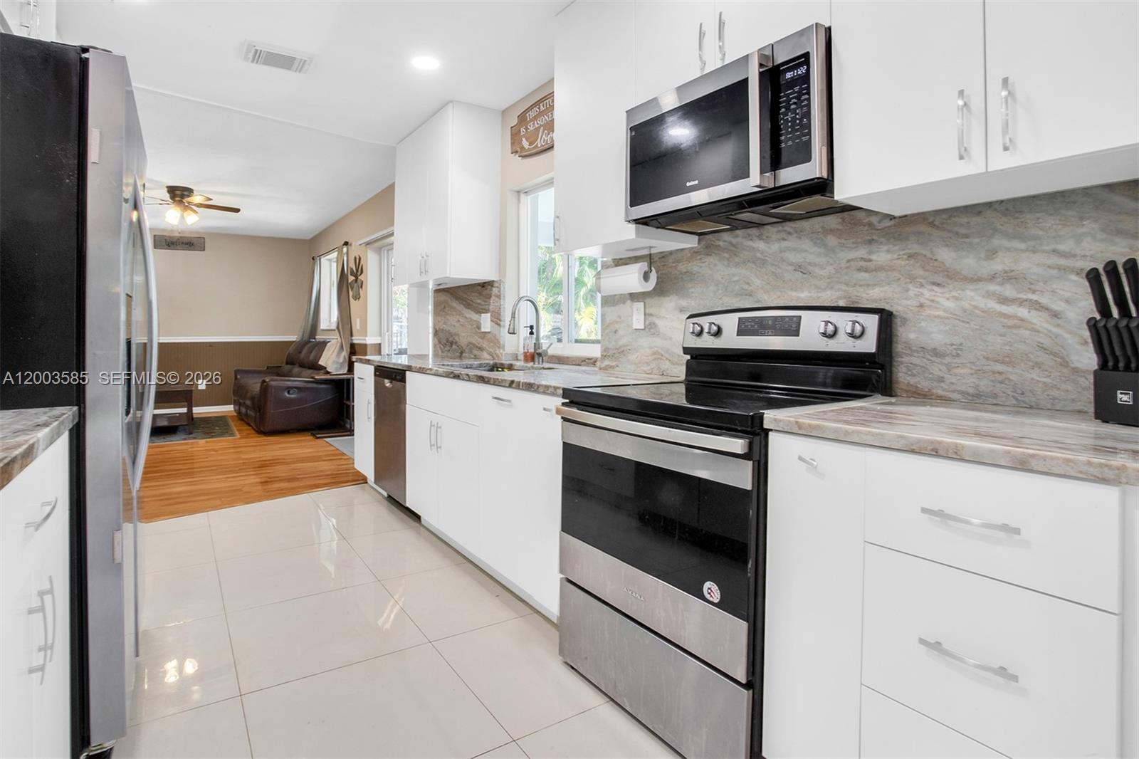 MIRROR LAKE ESTATES SEC T - Residential