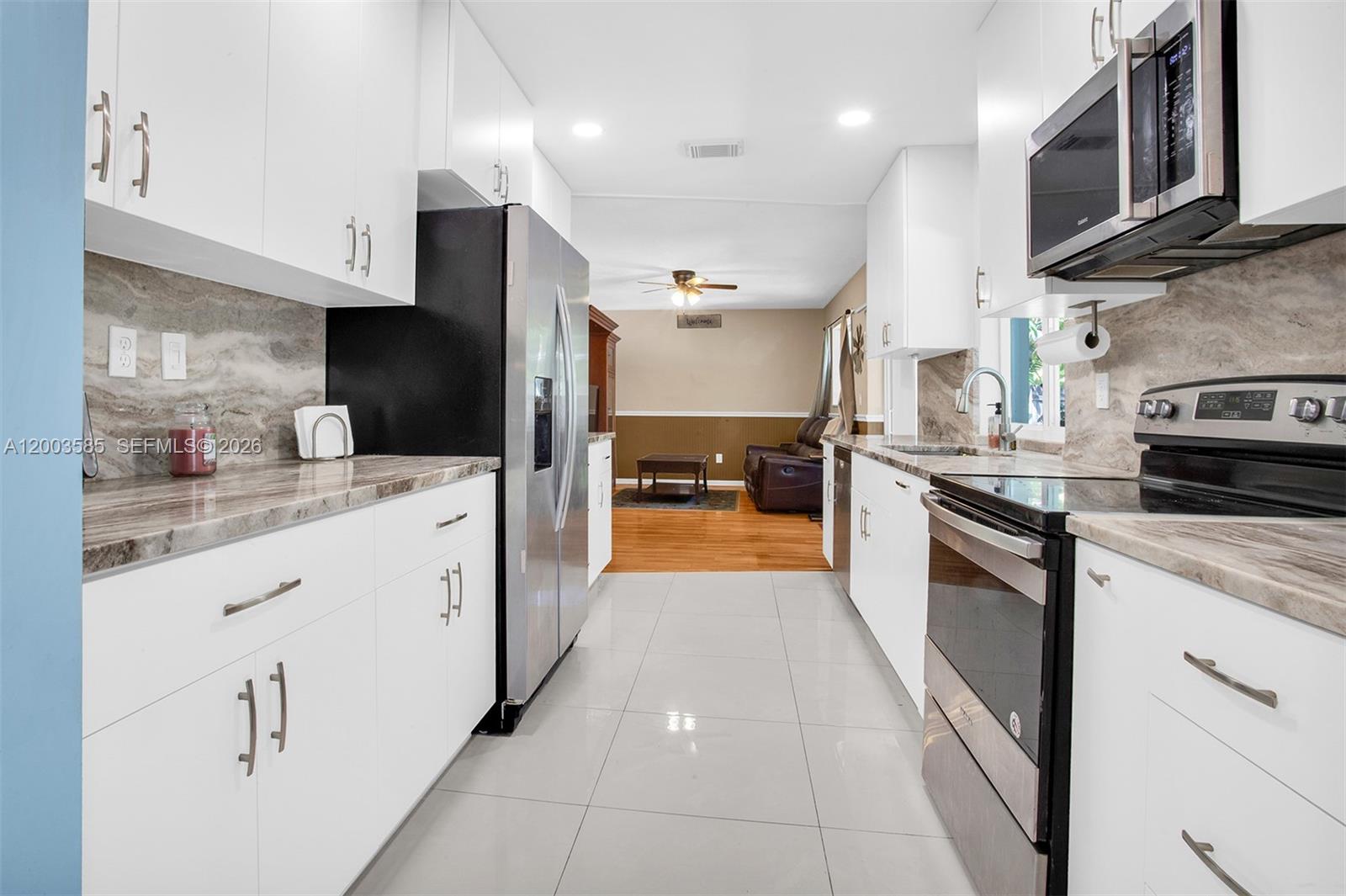 MIRROR LAKE ESTATES SEC T - Residential