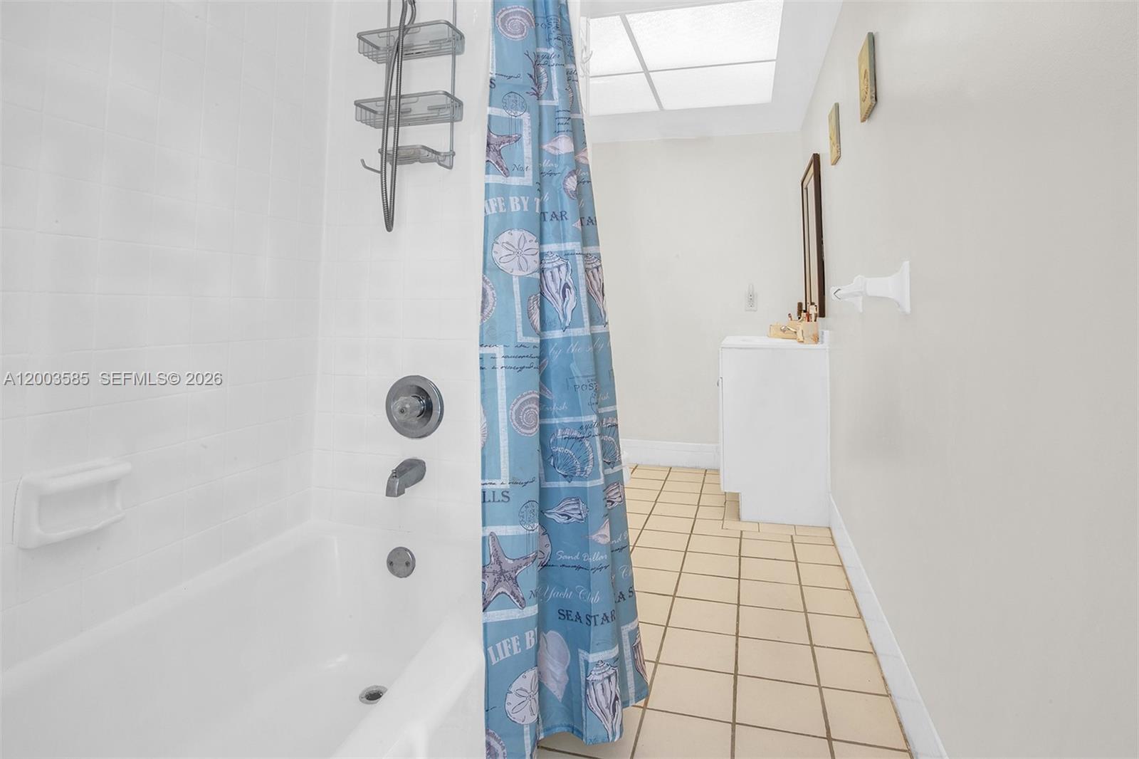 MIRROR LAKE ESTATES SEC T - Residential