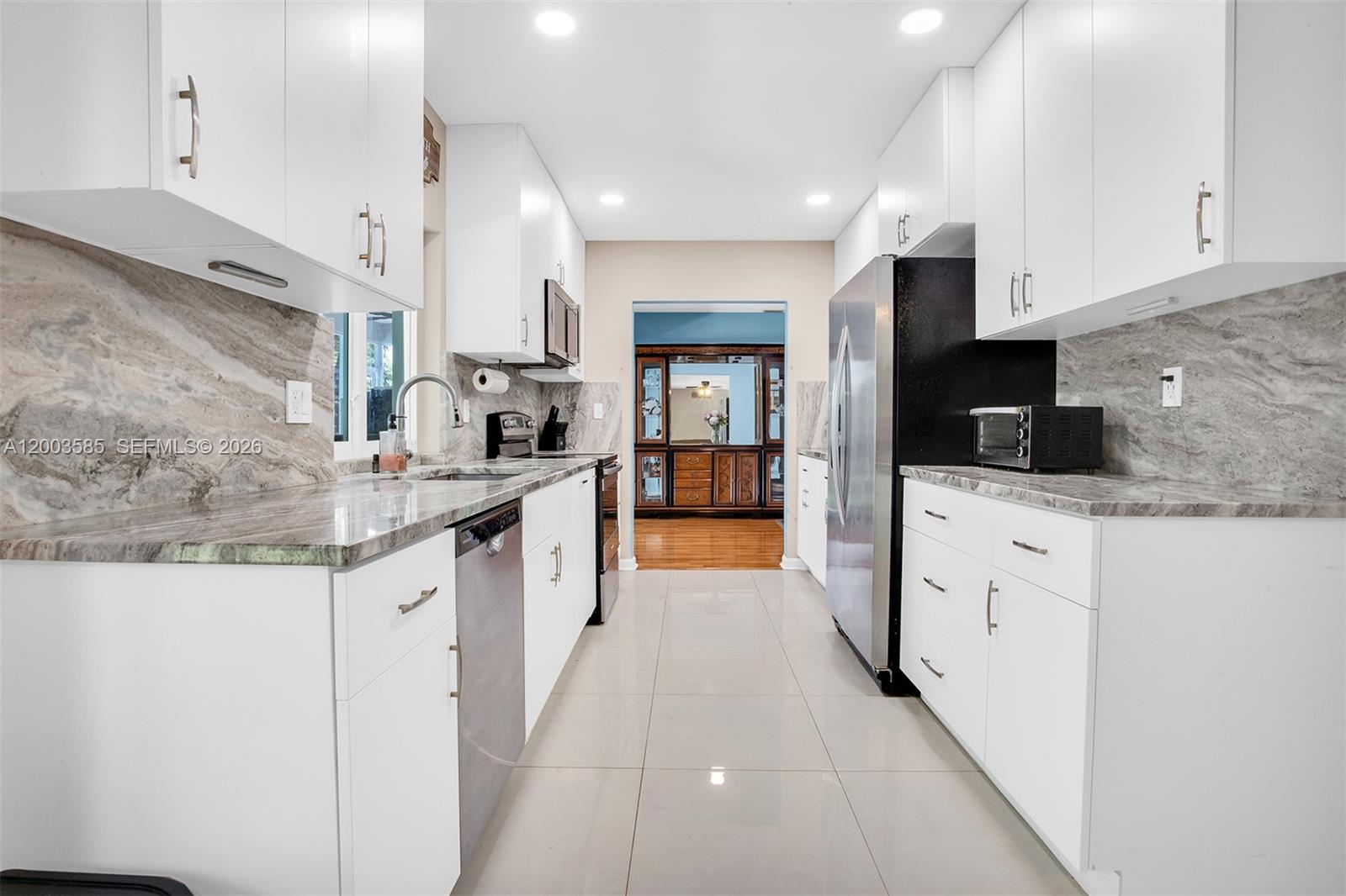 MIRROR LAKE ESTATES SEC T - Residential