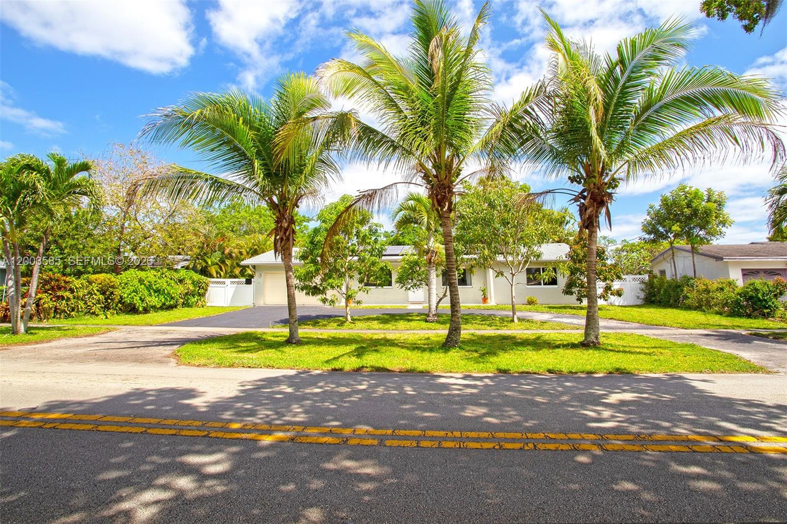 MIRROR LAKE ESTATES SEC T - Residential