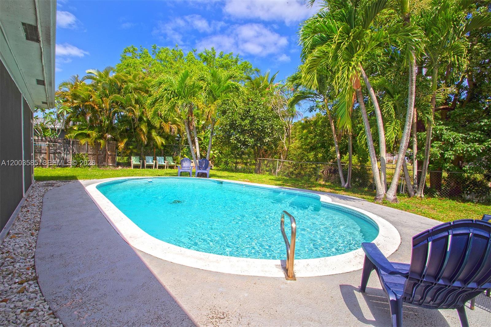 MIRROR LAKE ESTATES SEC T - Residential