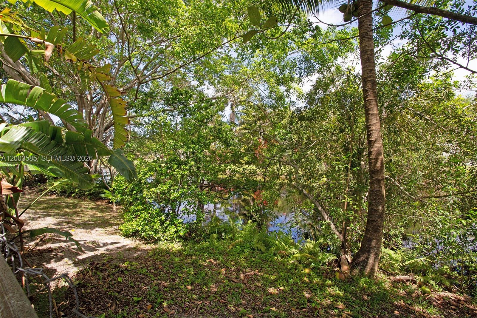 MIRROR LAKE ESTATES SEC T - Residential