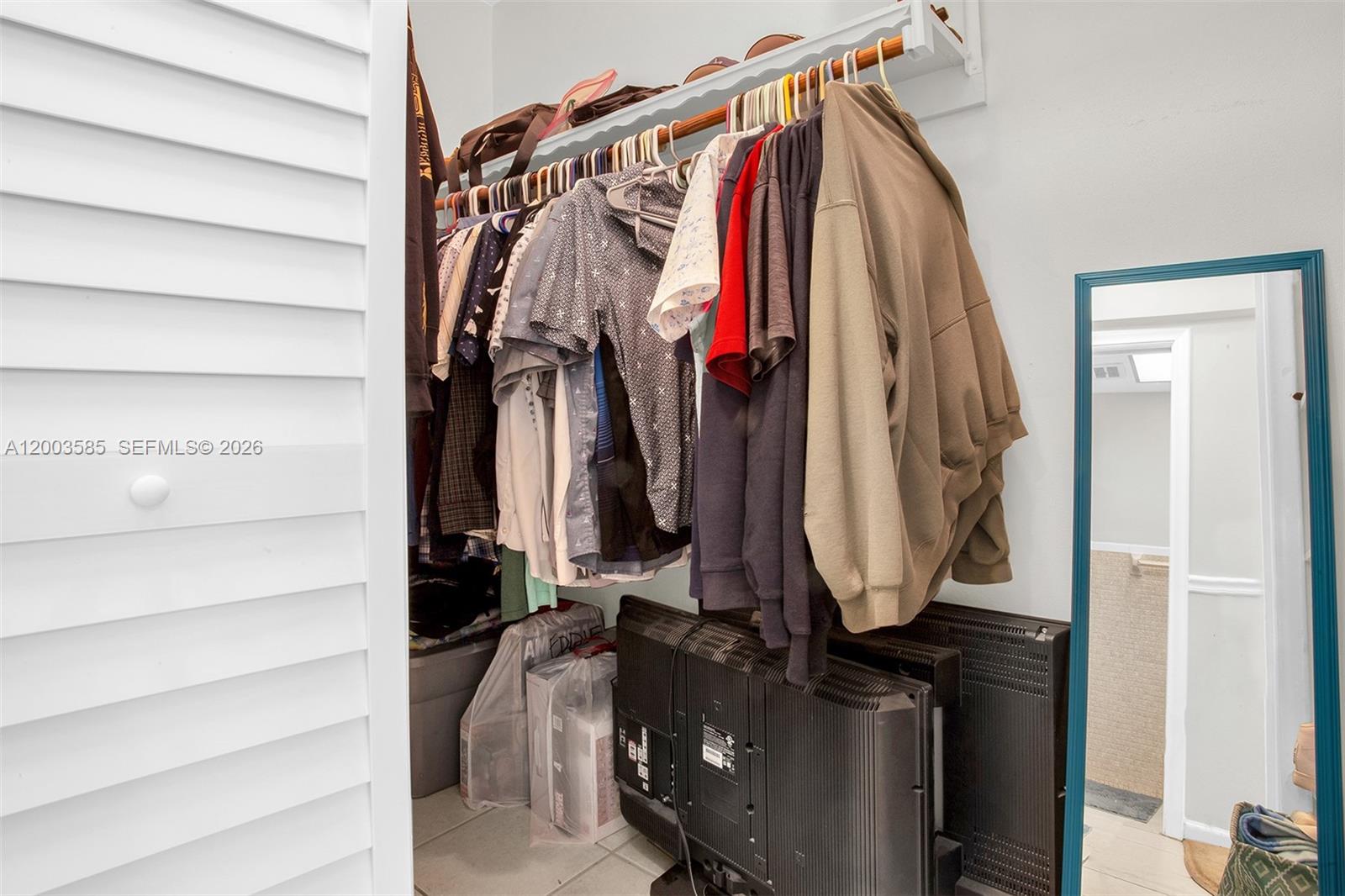 MIRROR LAKE ESTATES SEC T - Residential