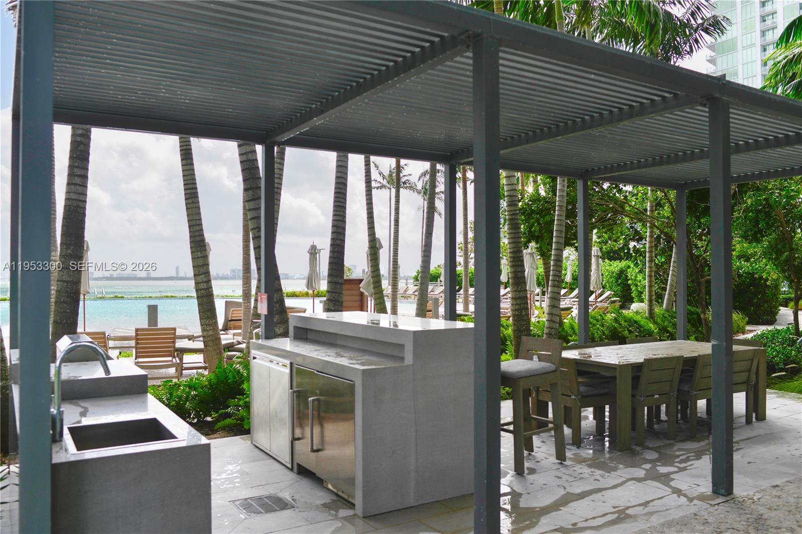 PARAISO BAY CONDO - Residential