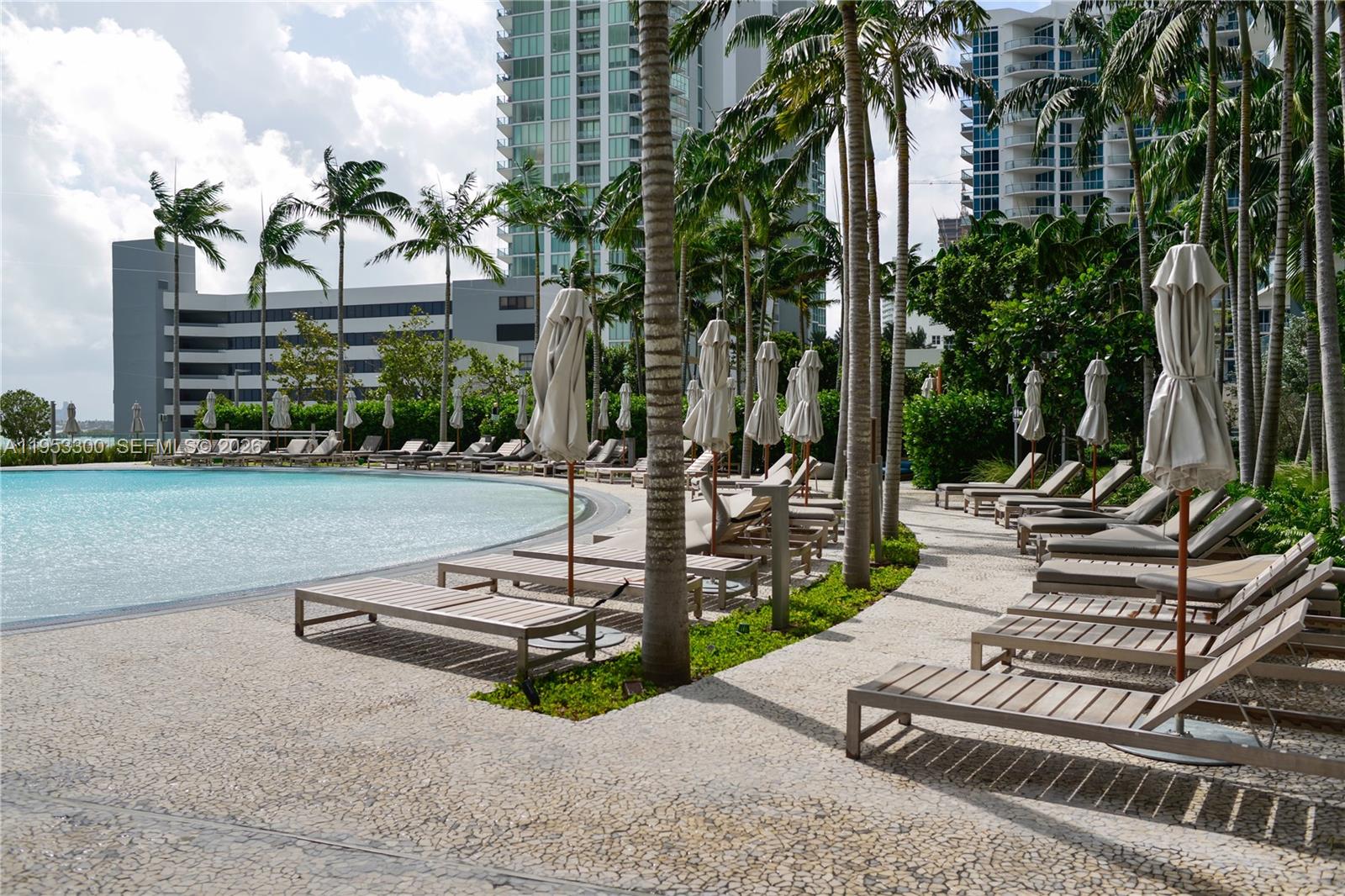 PARAISO BAY CONDO - Residential