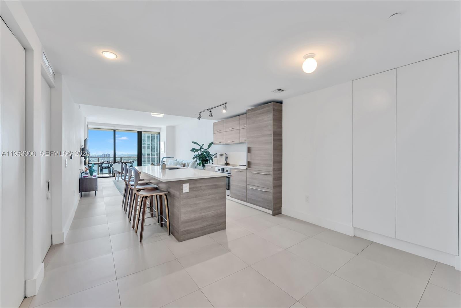 PARAISO BAY CONDO - Residential