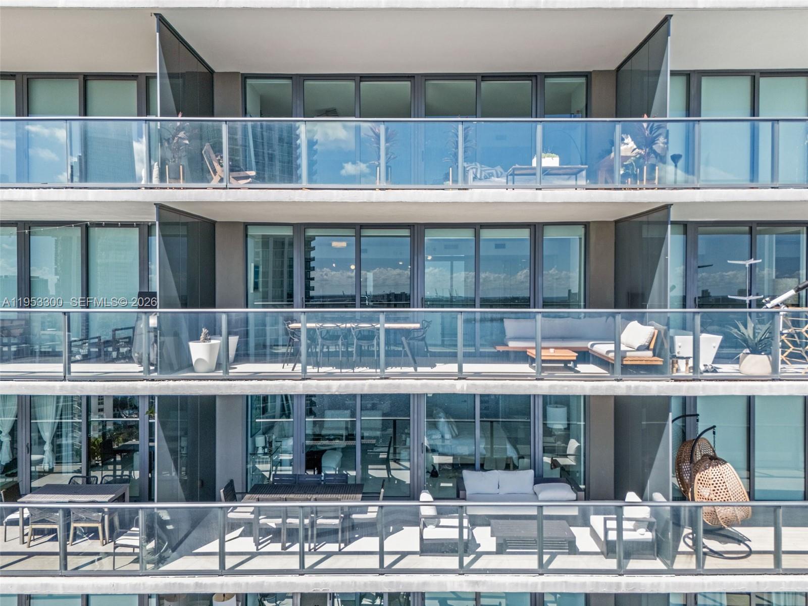 PARAISO BAY CONDO - Residential