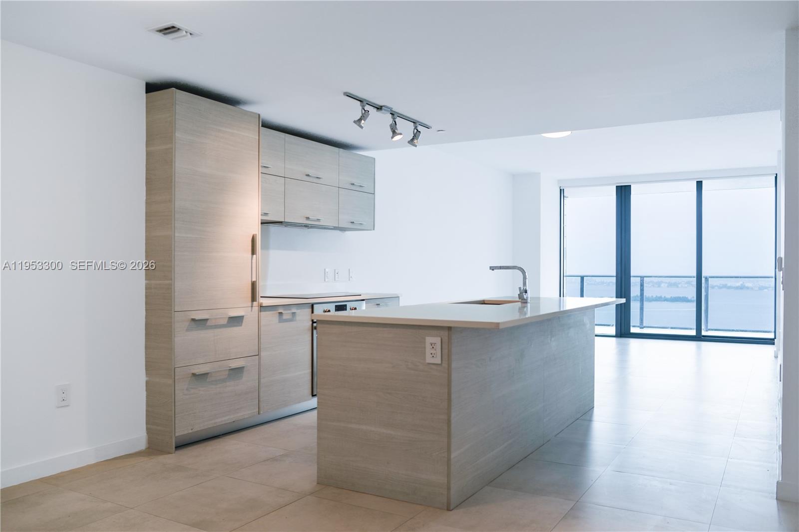 PARAISO BAY CONDO - Residential