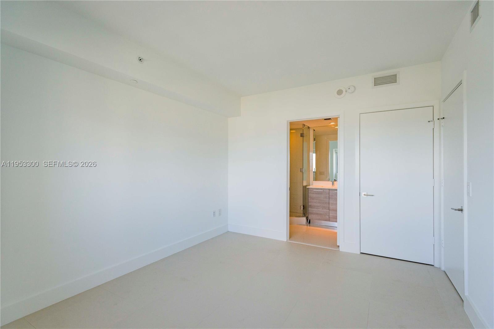 PARAISO BAY CONDO - Residential