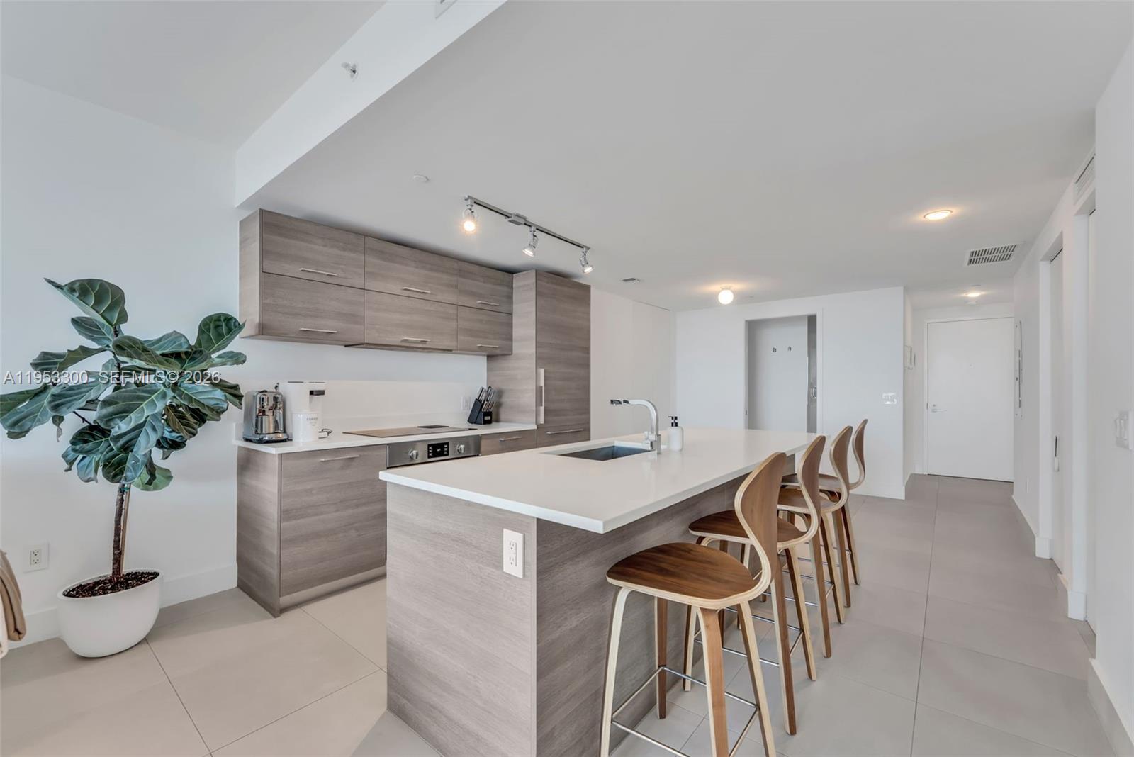 PARAISO BAY CONDO - Residential