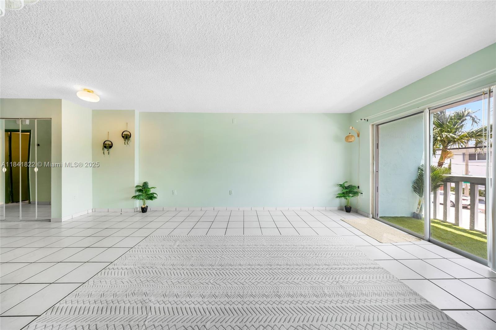 7620 Carlyle Ave 205