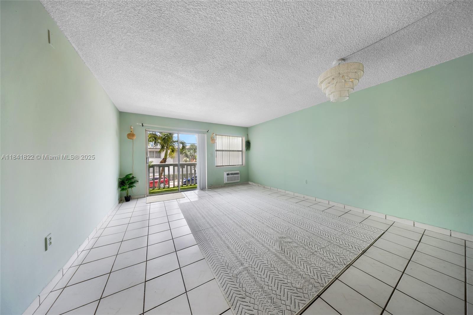 7620 Carlyle Ave 205