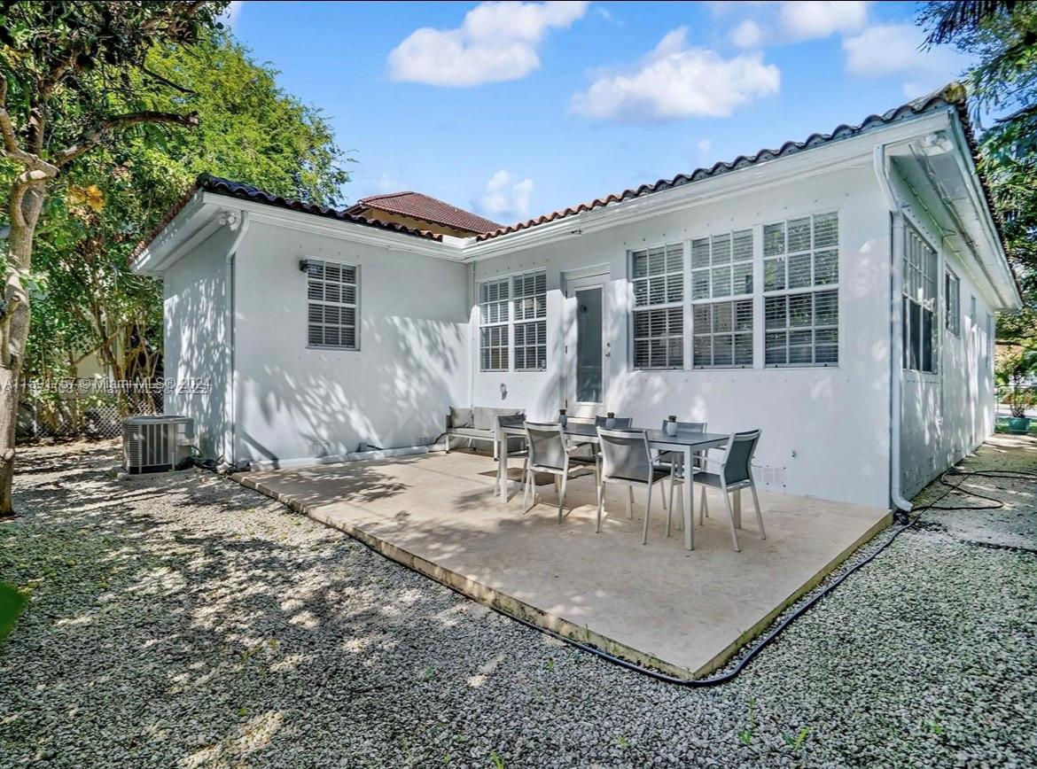 Property for Sale at 5730 San Vicente St, Coral Gables, Broward County, Florida - Bedrooms: 3 
Bathrooms: 2  - $1,639,000