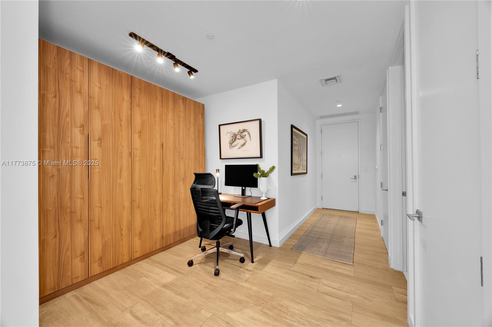 CLUB RESIDENCES AT PARK GR - Residential