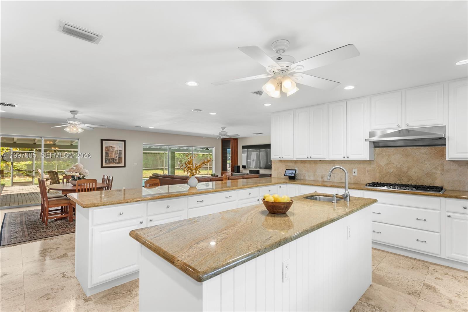 ROCK LAKE - Residential