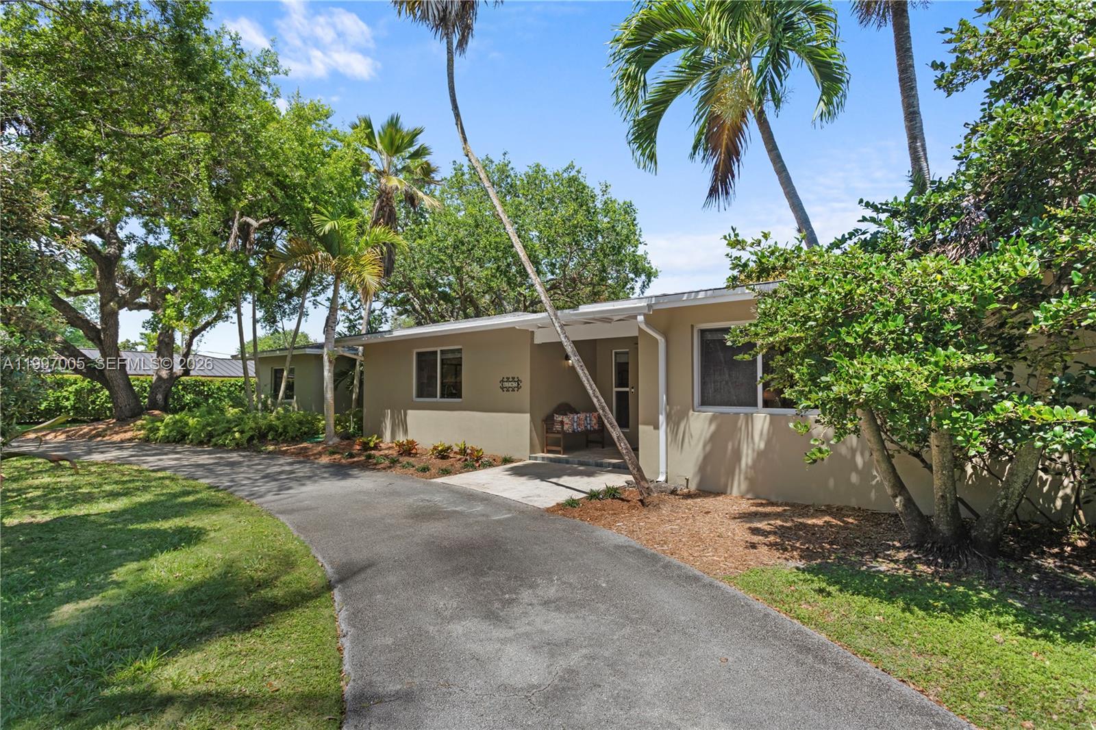 ROCK LAKE - Residential