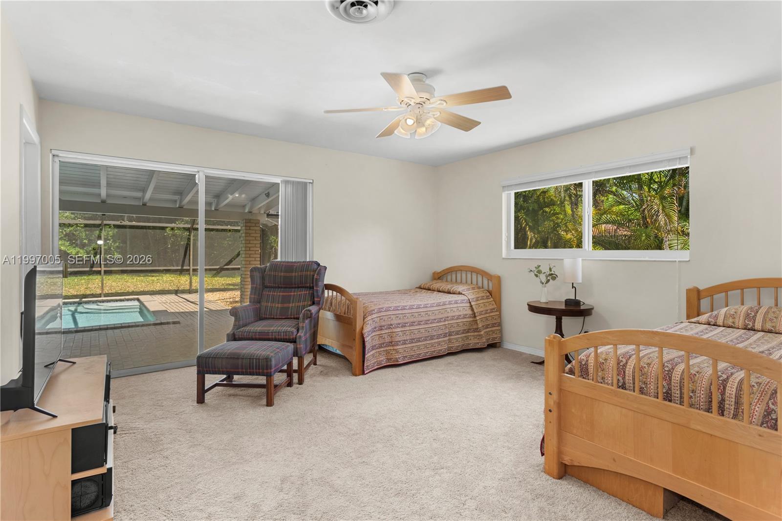 ROCK LAKE - Residential