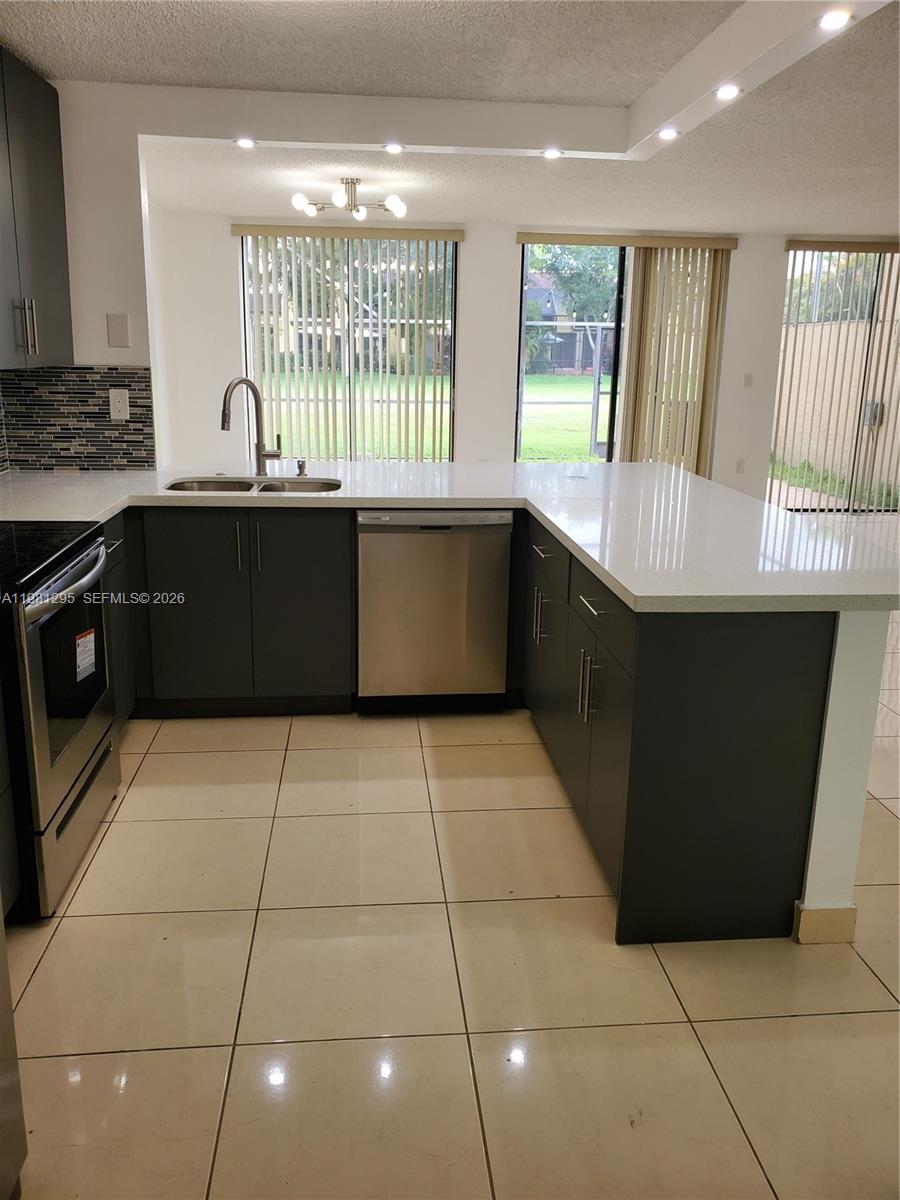 COSTA DEL SOL CONDO I - Residential Lease