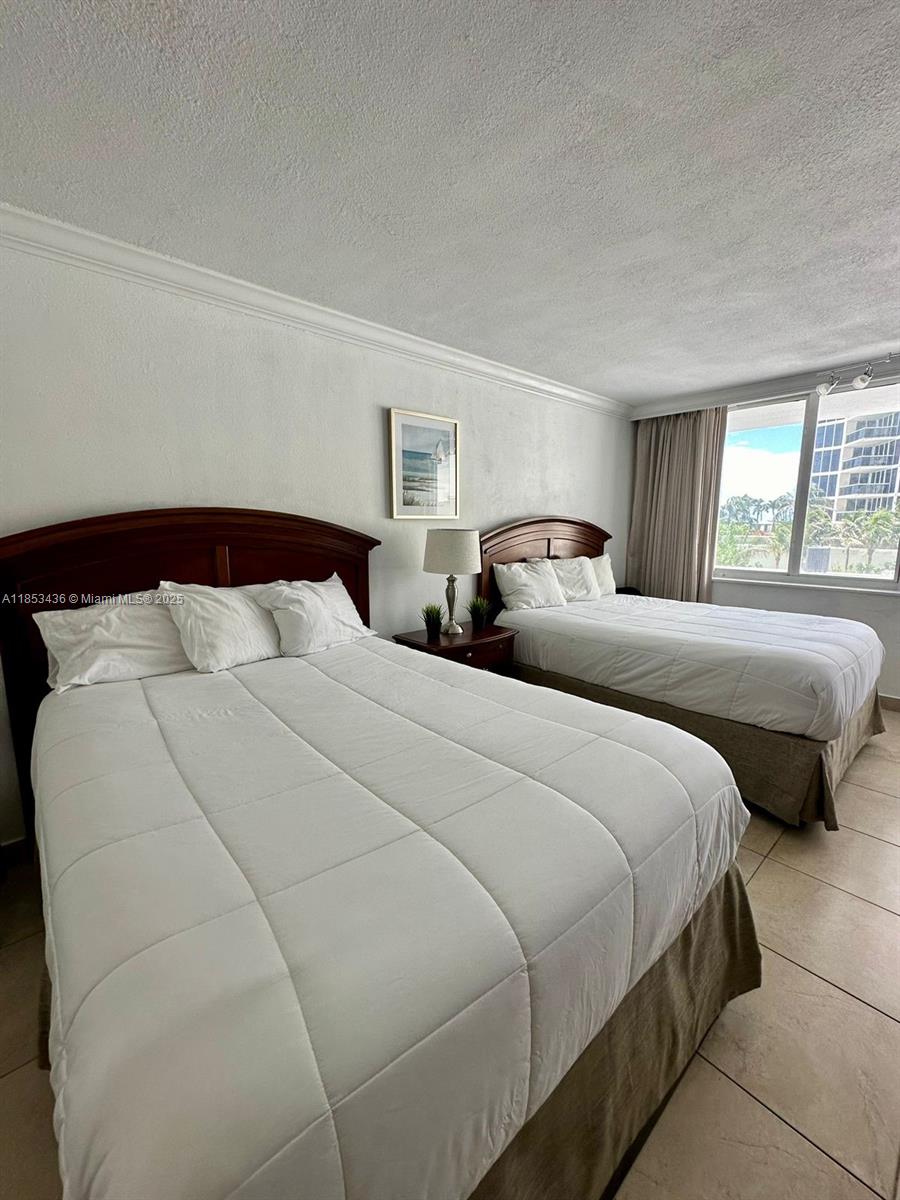 THE AVENTURA BEACH CLUB C - Residential