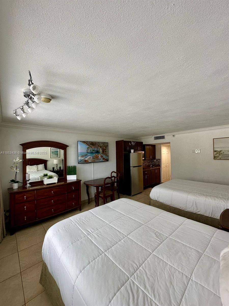 THE AVENTURA BEACH CLUB C - Residential