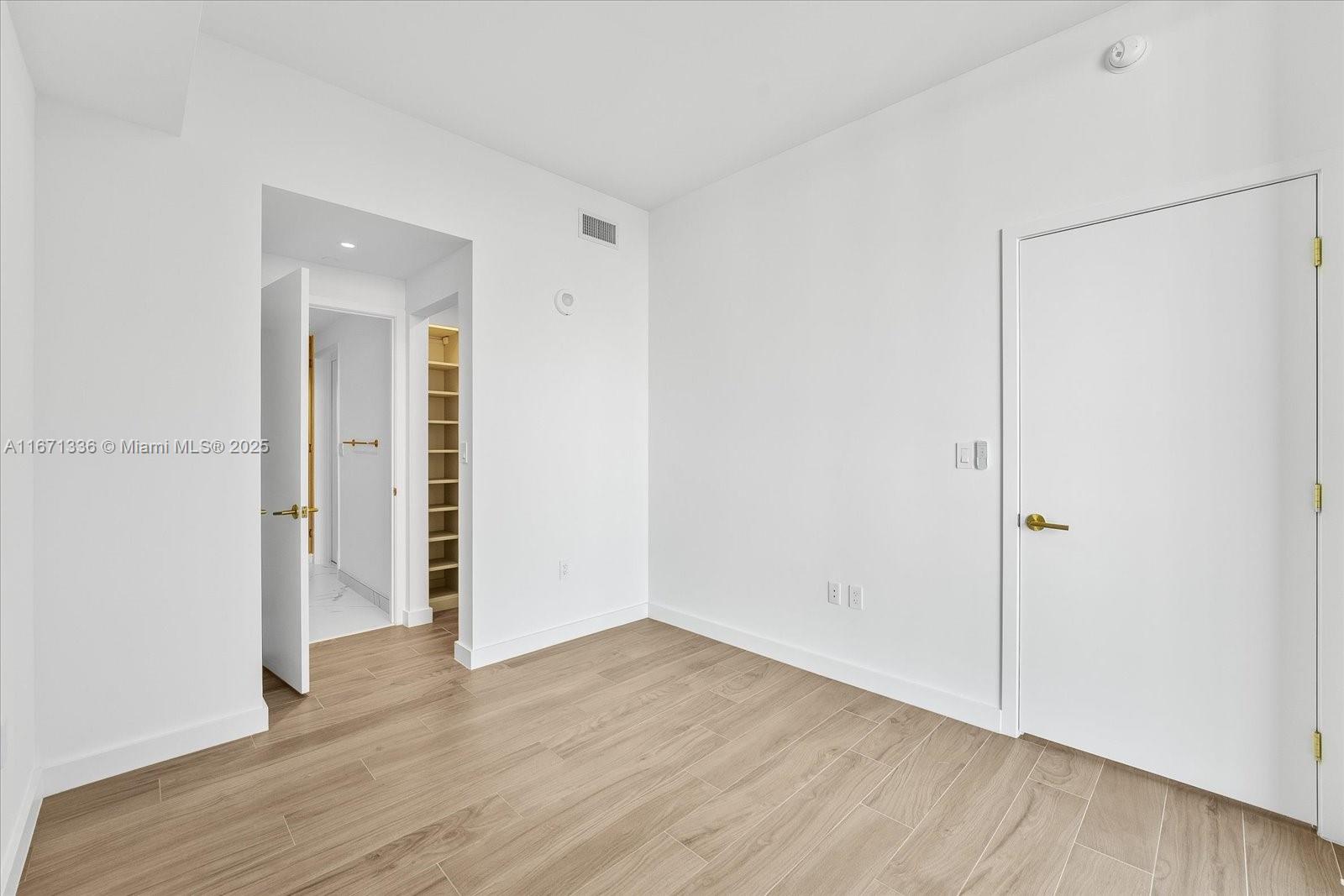 RHODES AMD NEW BISC - Residential