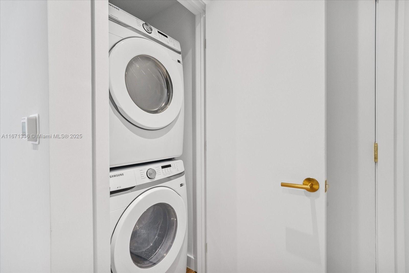 RHODES AMD NEW BISC - Residential