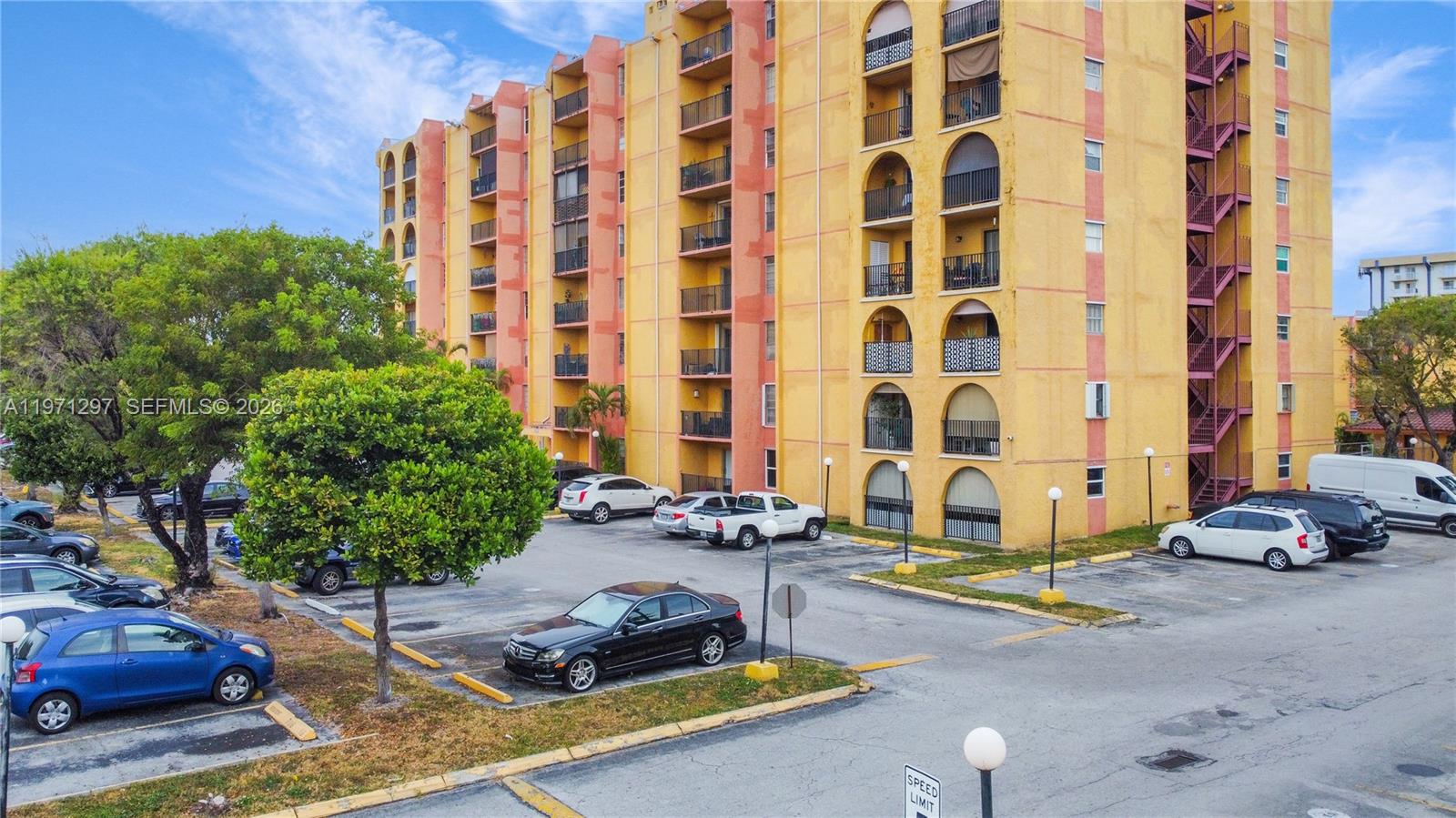 SUNSET VILLAS NO 3 CONDO - Residential