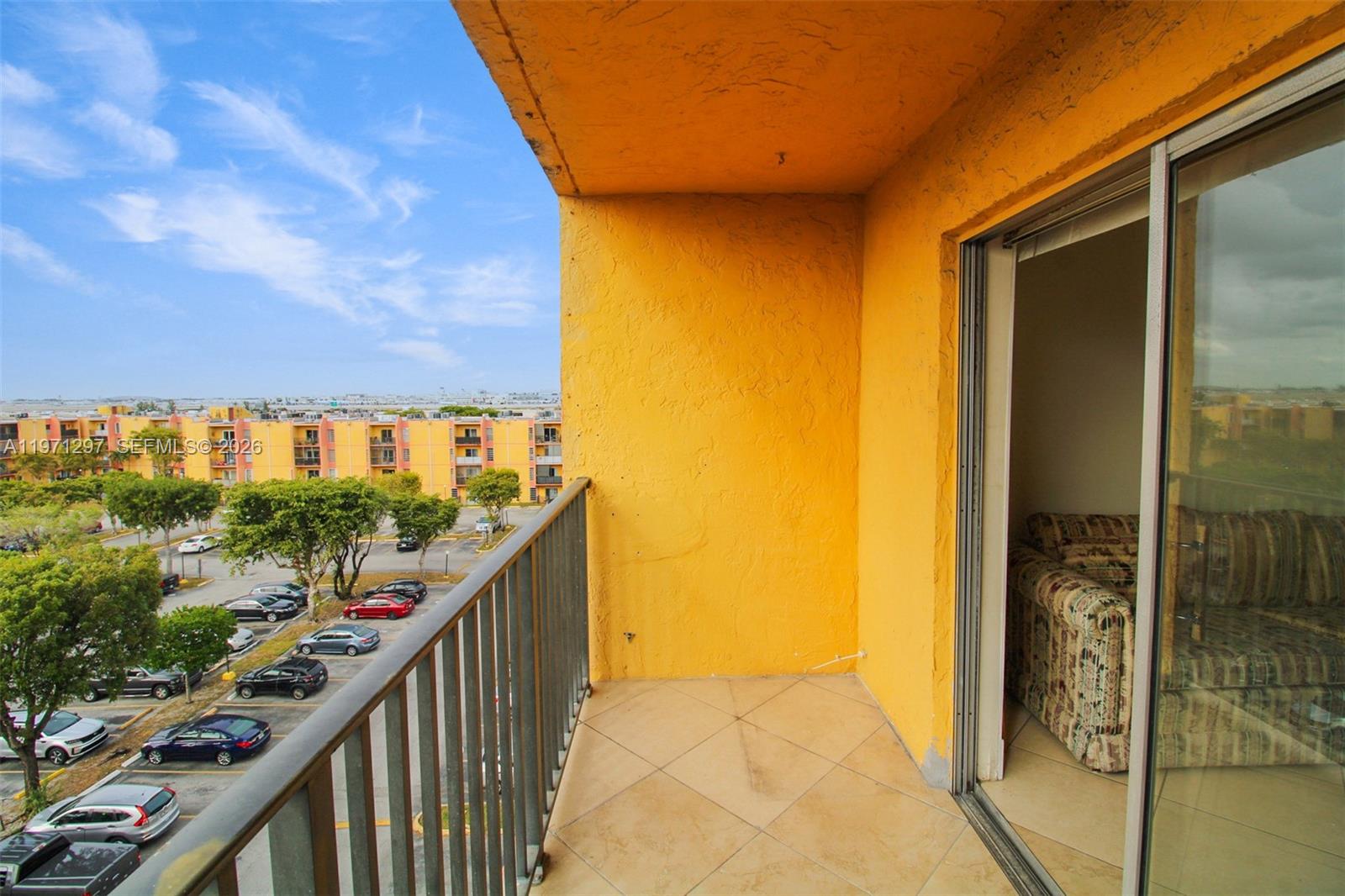 SUNSET VILLAS NO 3 CONDO - Residential