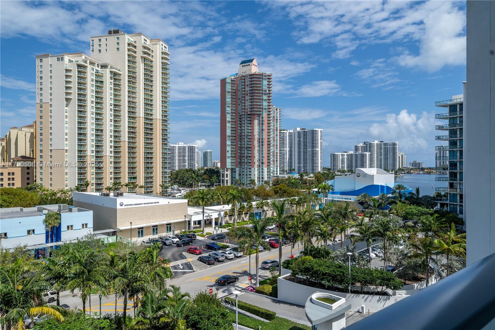 ECHO CONDO - Residential