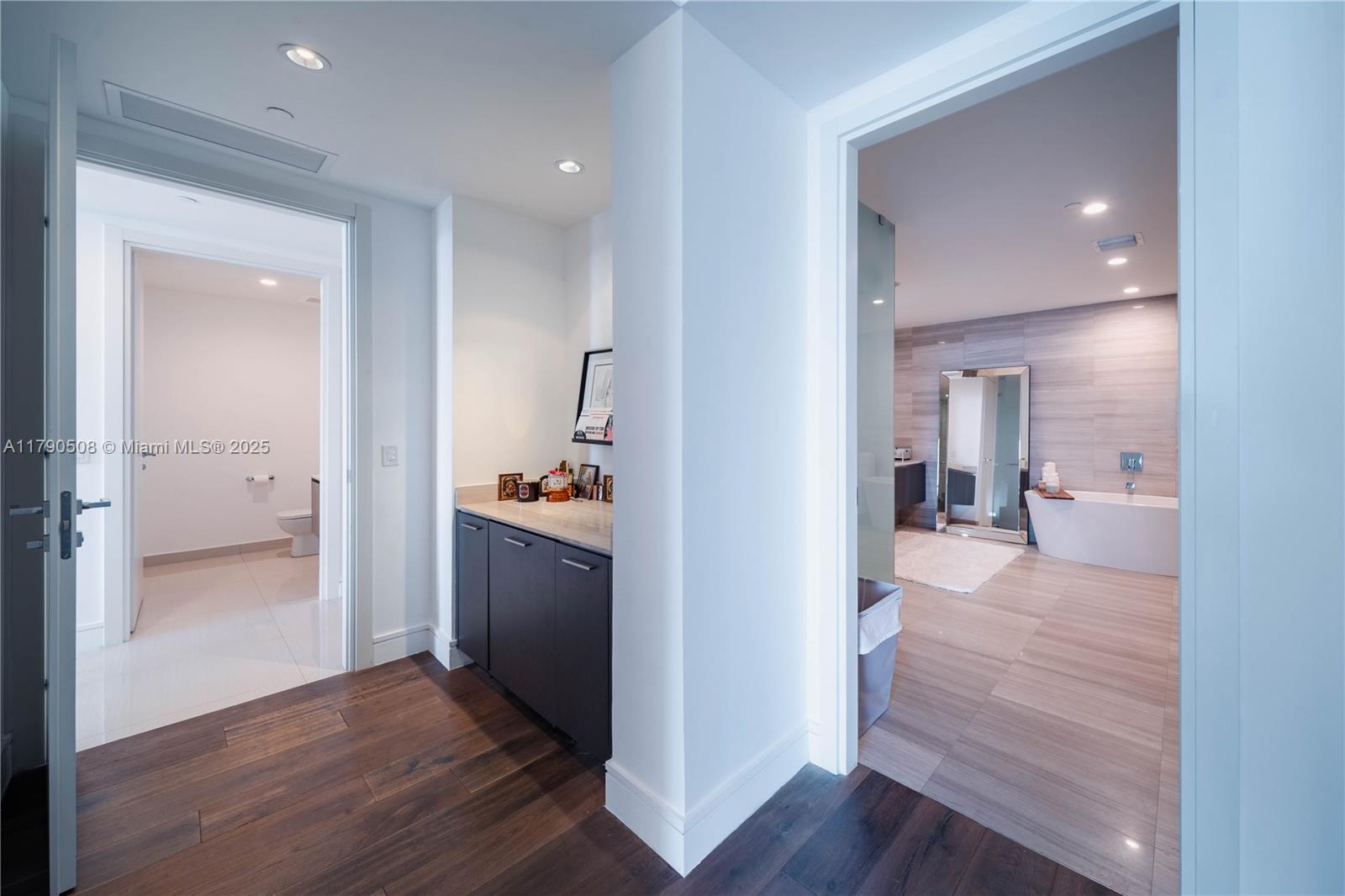 ECHO CONDO - Residential