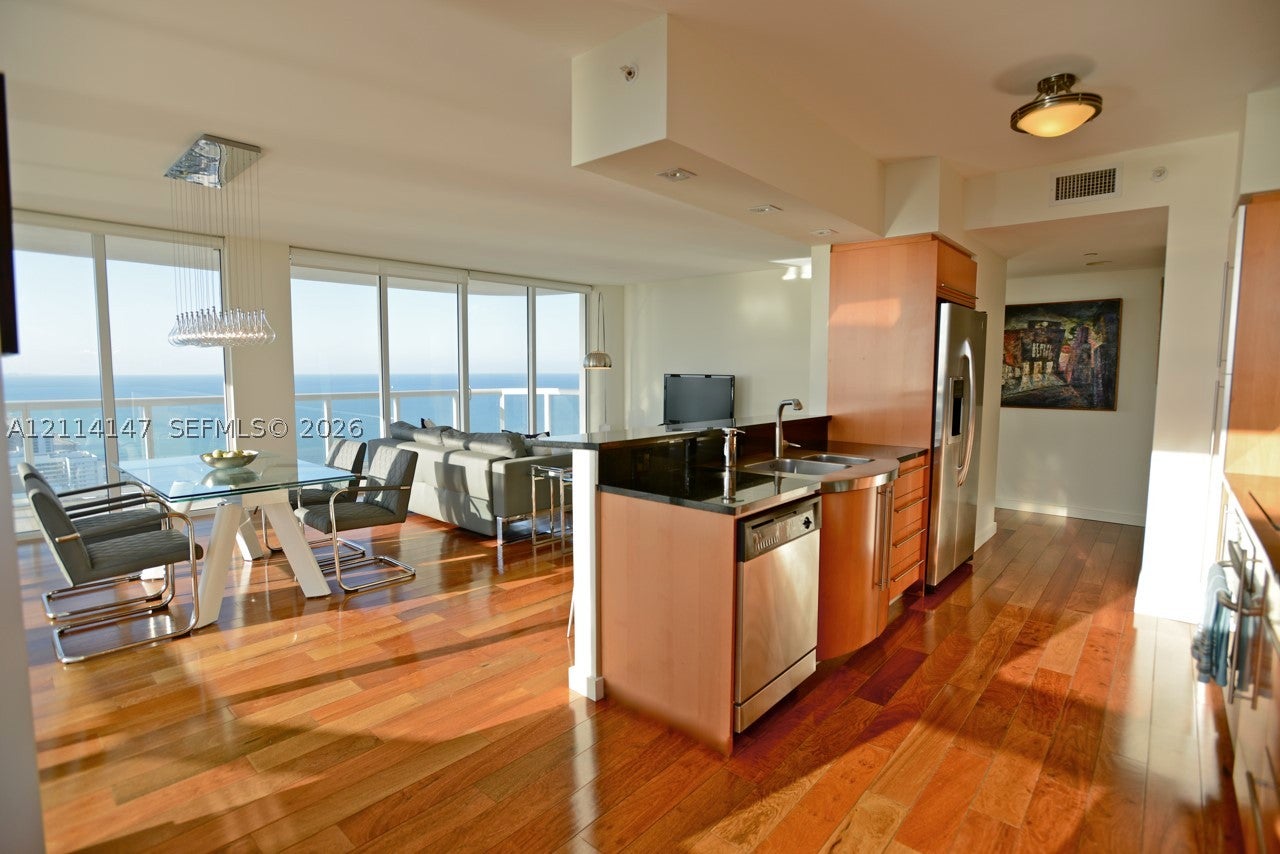 6365 Collins Ave