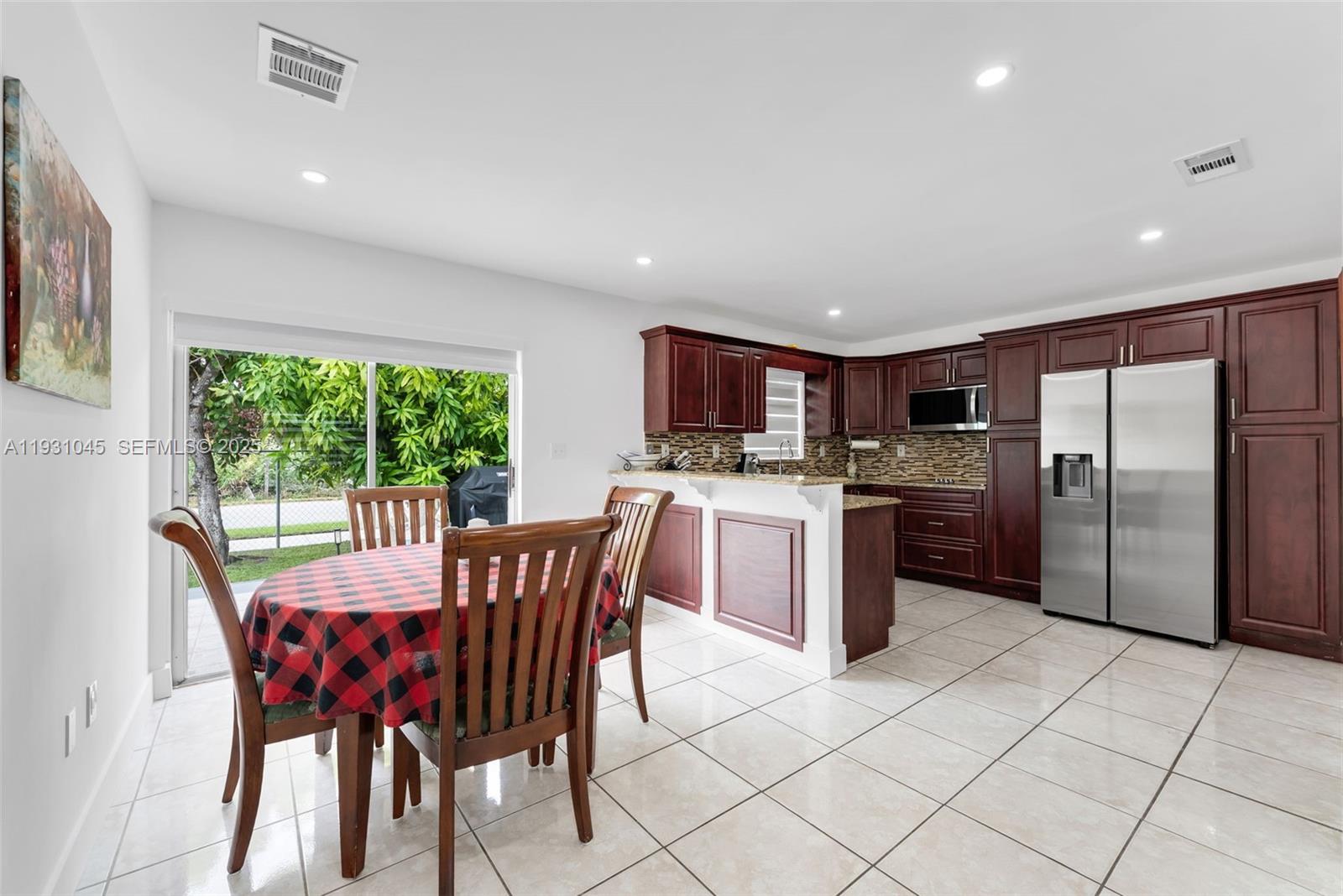 GREENWOOD VILLAS - Residential