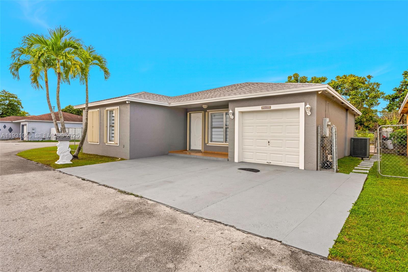 GREENWOOD VILLAS - Residential