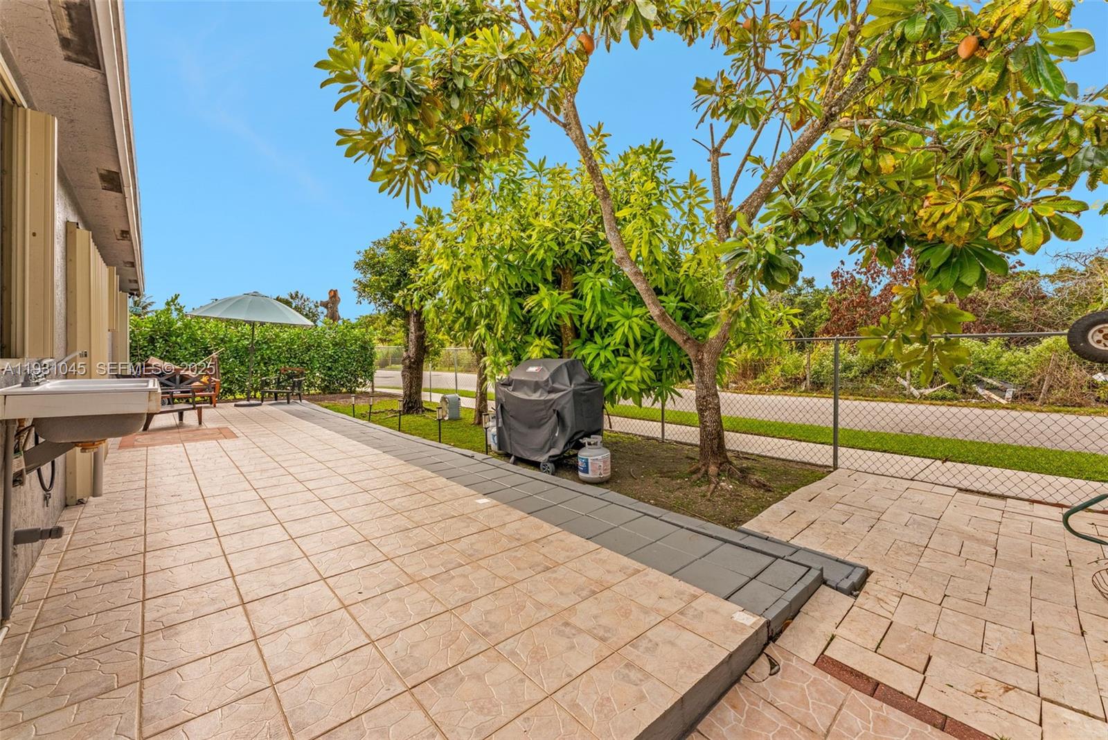 GREENWOOD VILLAS - Residential