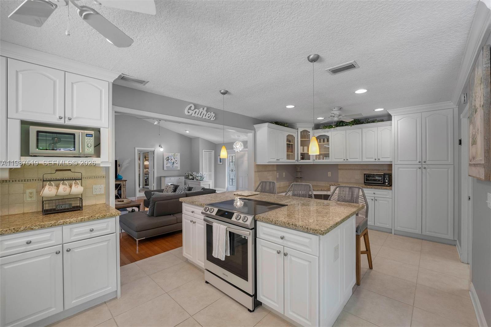 PINEWOOD GROVE OF WELLING - Residential