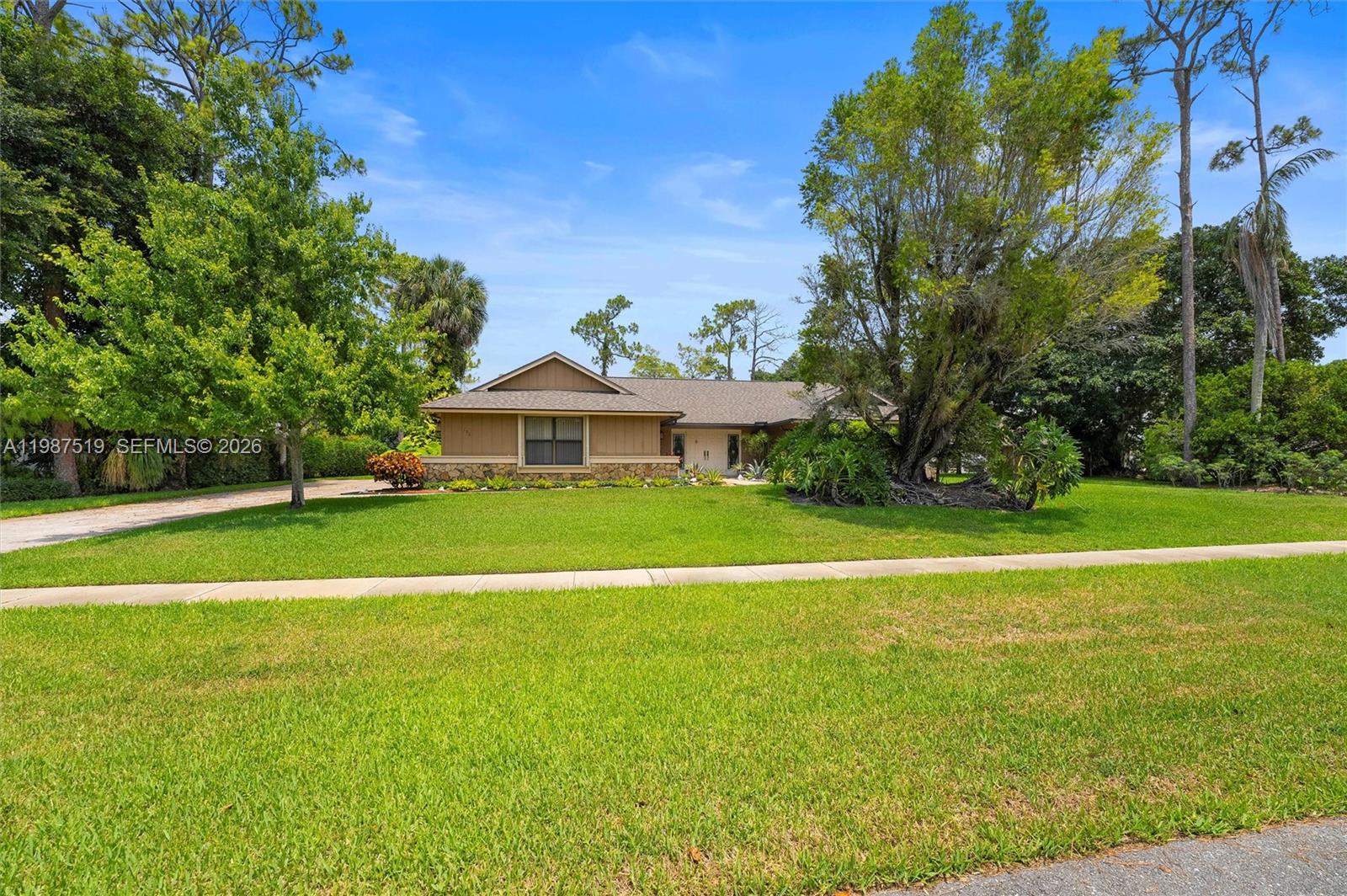 PINEWOOD GROVE OF WELLING - Residential