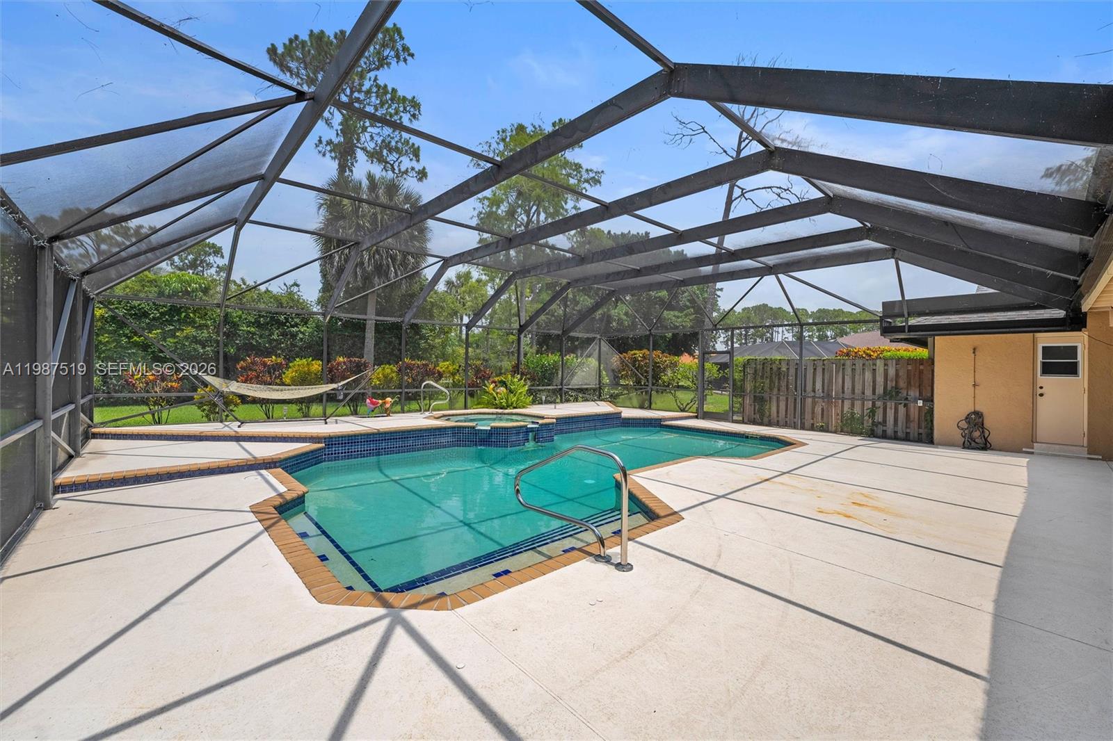 PINEWOOD GROVE OF WELLING - Residential