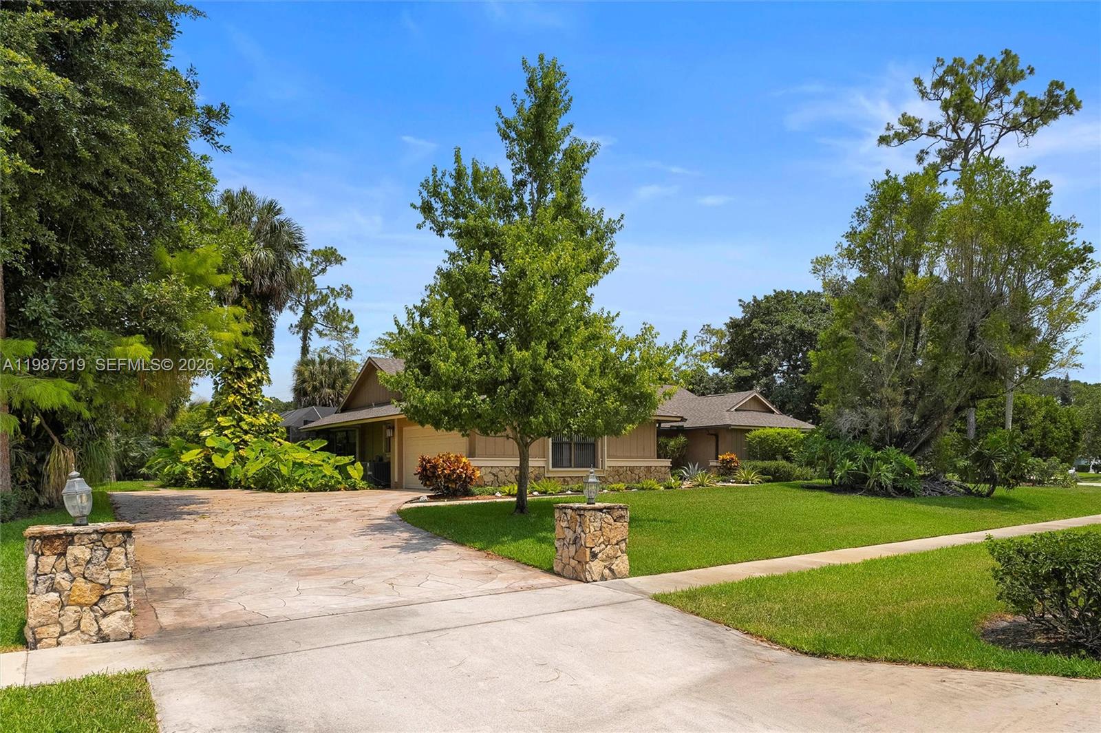 PINEWOOD GROVE OF WELLING - Residential