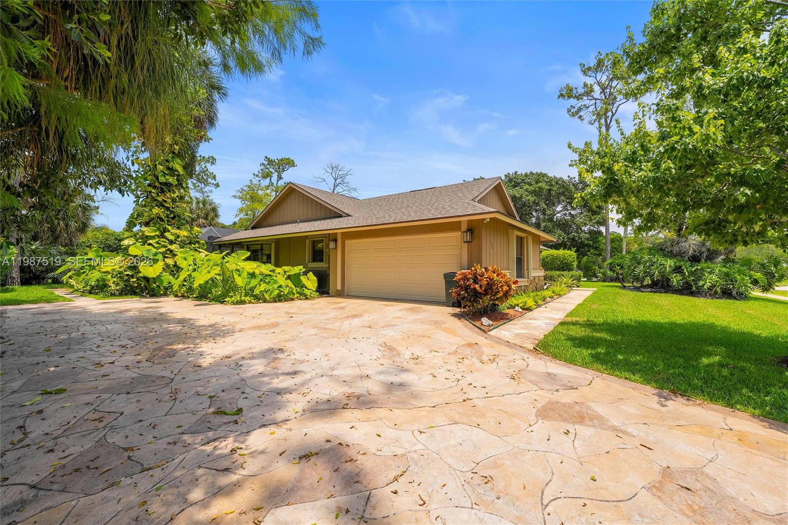 PINEWOOD GROVE OF WELLING - Residential