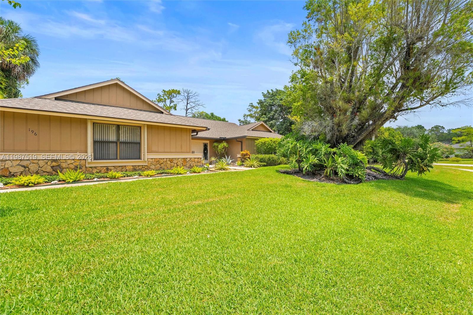 PINEWOOD GROVE OF WELLING - Residential